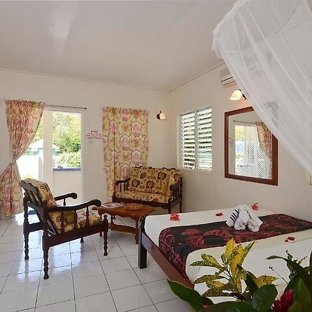 Готель Keegans Beachside Bequia Island Екстер'єр фото