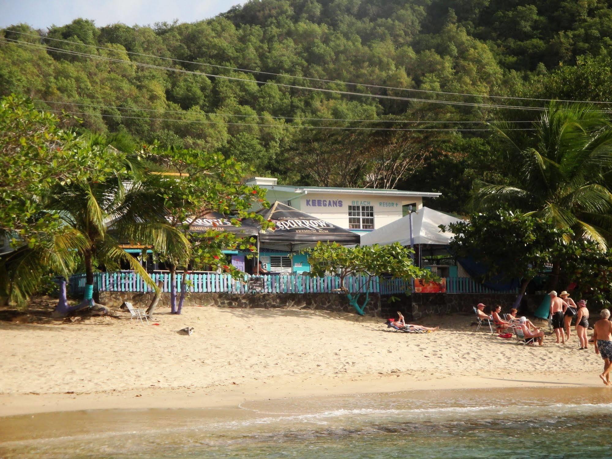 Готель Keegans Beachside Bequia Island Екстер'єр фото